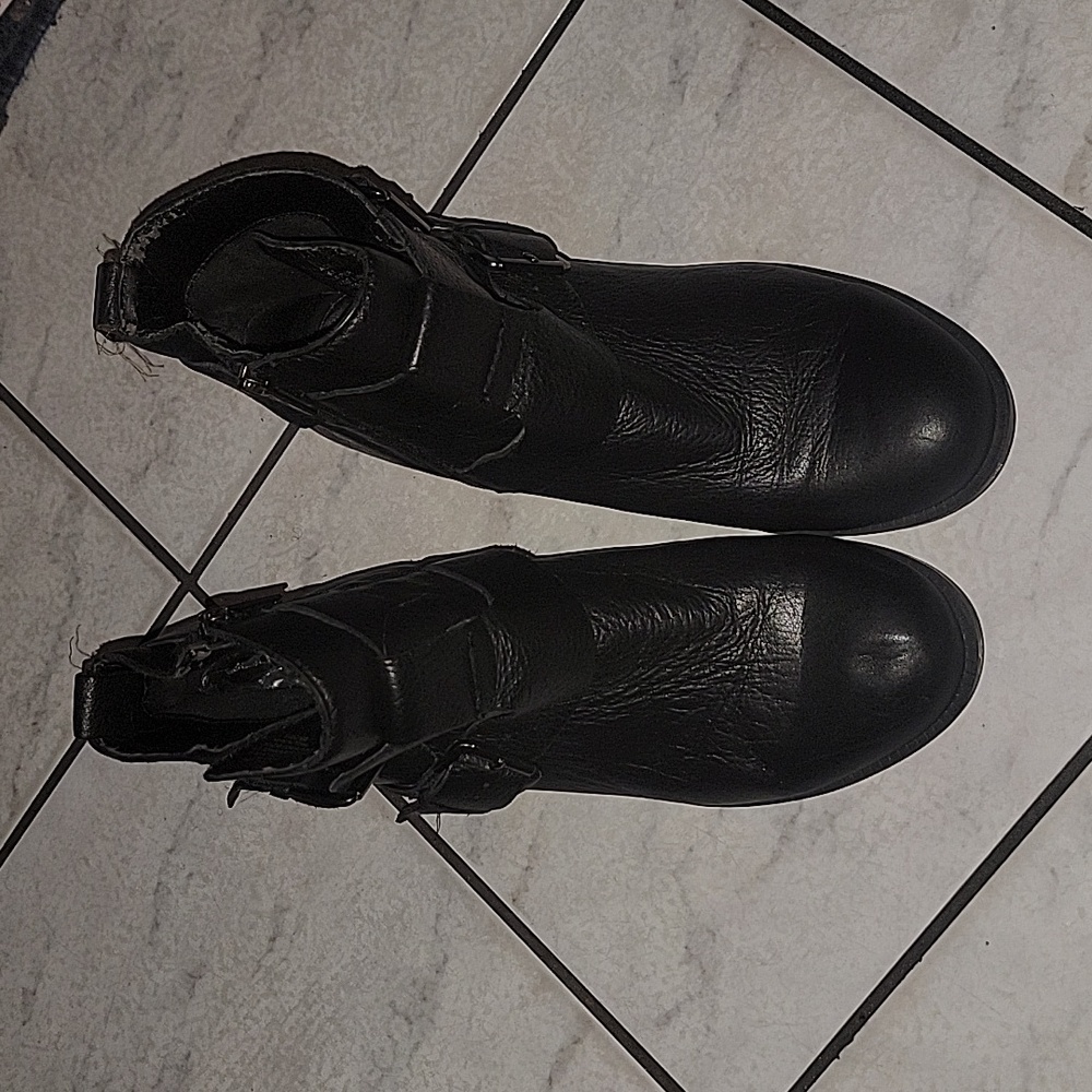 LEATHER MOTO BOOTIES